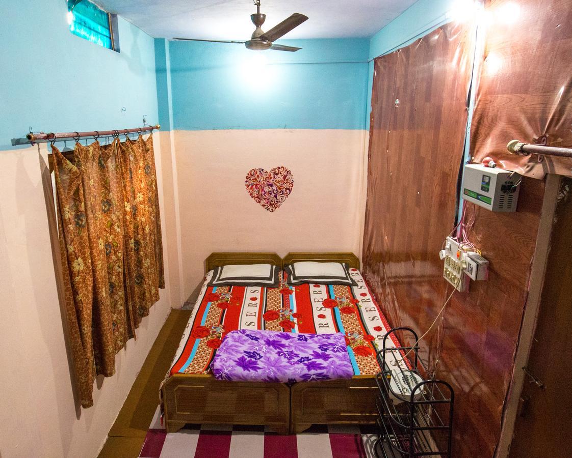 Somit Paying Guest House Waranasi Zewnętrze zdjęcie